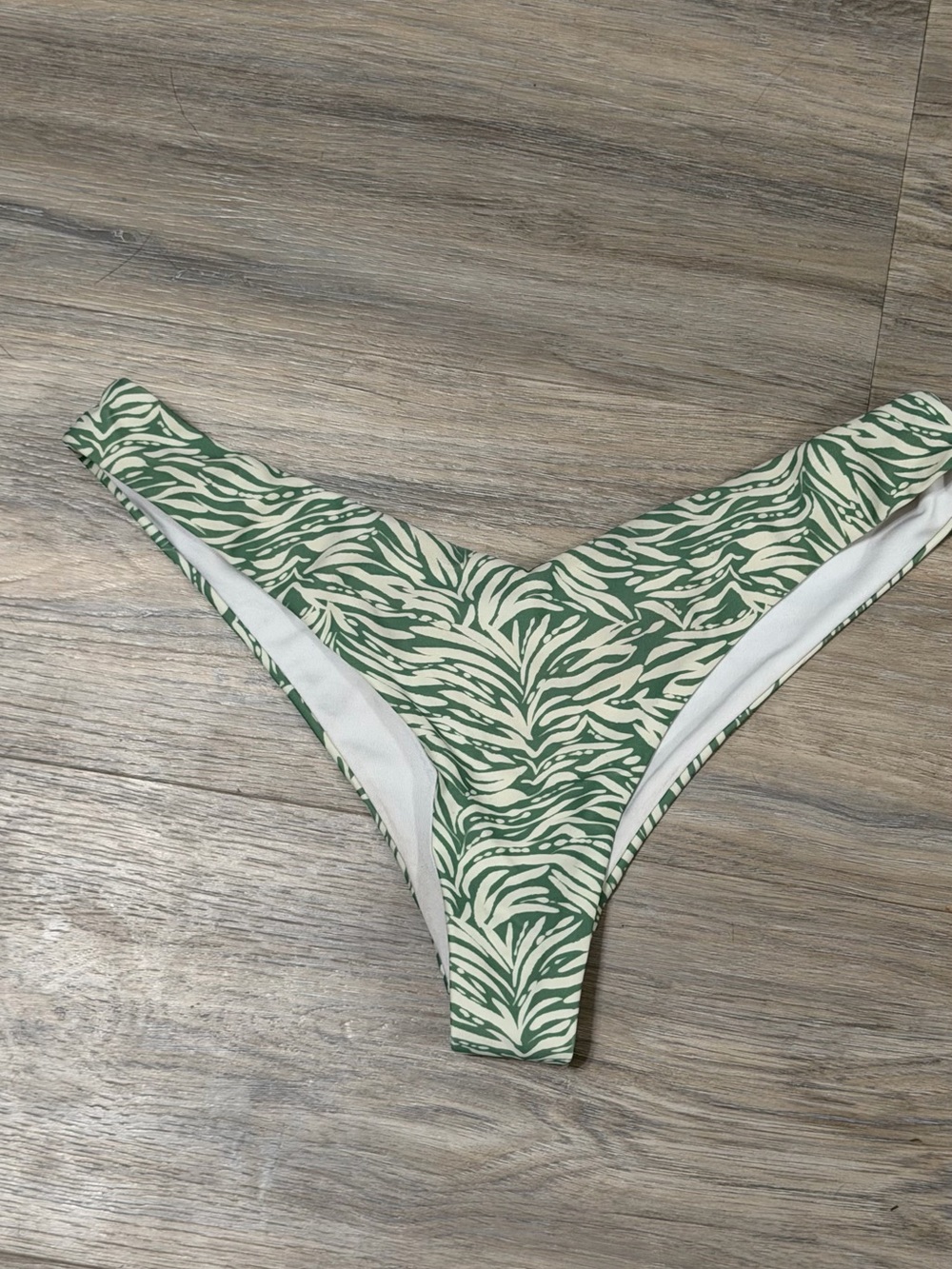 Full tilt size medium Green Zebra-Print Bikini Bottom - Women Swim